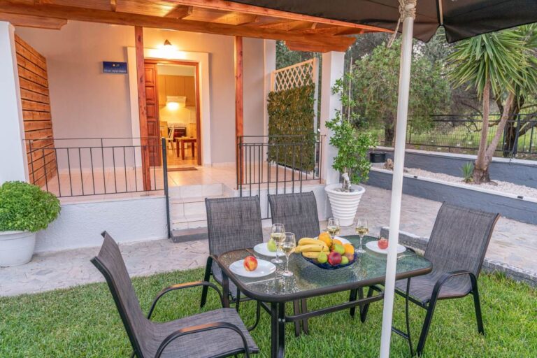 Blue apartment – Afroditi Holiday Home